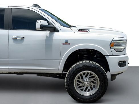 Used 2019 RAM 2500 Laramie AWD/4WD image 7