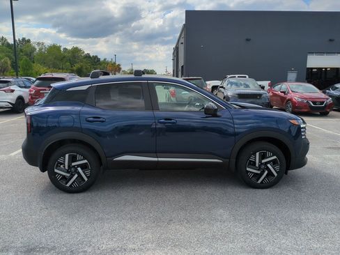 New 2026 Nissan Kicks SV w/ SV Premium Package FWD image 2