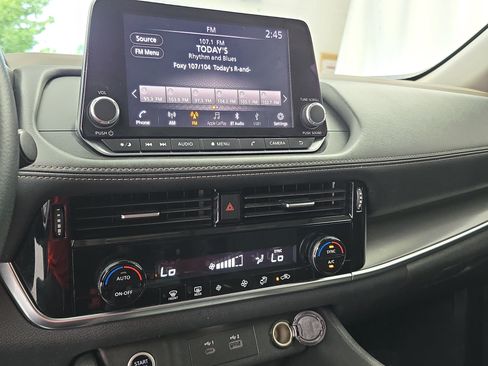 Certified 2021 Nissan Rogue SV AWD/4WD image 19