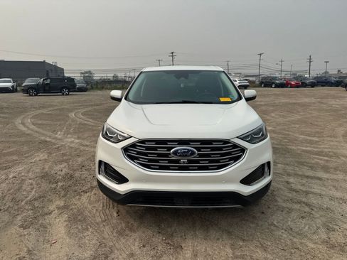 Used 2022 Ford Edge Titanium w/ Equipment Group 301A AWD/4WD image 2