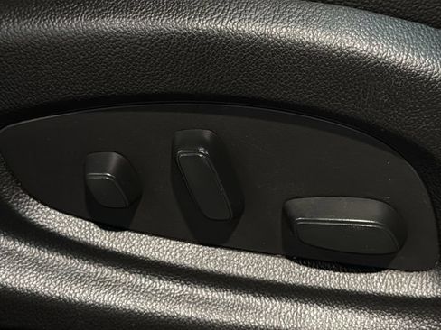 Used 2018 Chevrolet Impala Premier FWD image 13