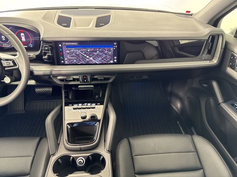 Used 2026 Porsche Cayenne image 28