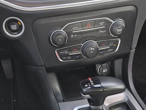 Used 2022 Dodge Charger SXT RWD image 13