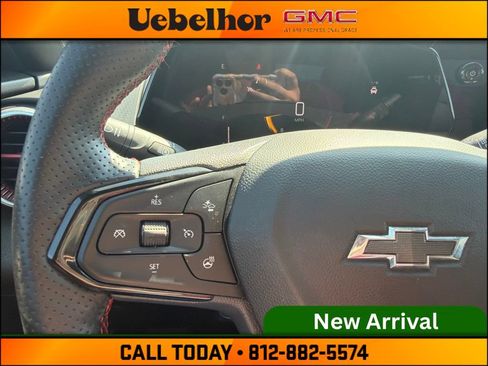 Used 2024 Chevrolet Trax RS w/ Driver Confidence Package FWD image 31