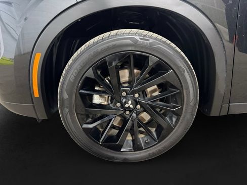 Used 2024 Mitsubishi Outlander AWD image 11