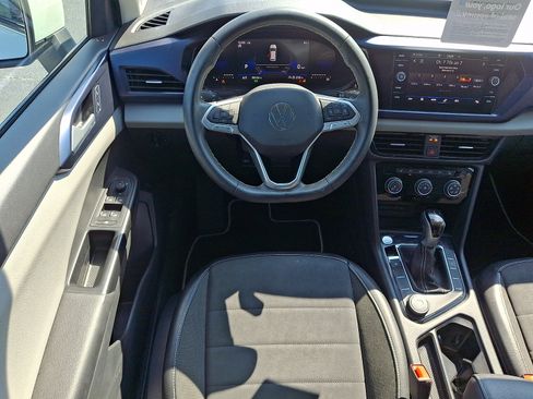 Certified 2023 Volkswagen Taos SE w/ Panoramic Sunroof Package AWD/4WD image 11