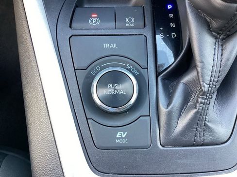 Used 2023 Toyota RAV4 Woodland Edition image 31