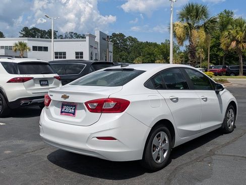 Used 2016 Chevrolet Cruze LS FWD image 5