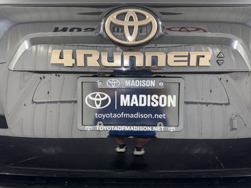 Used 2023 Toyota 4Runner 40th Anniversary SE AWD/4WD image 41