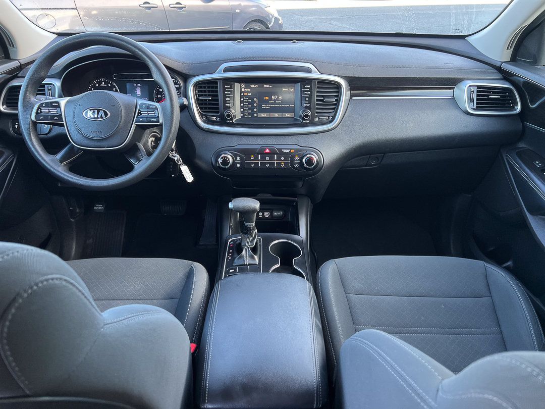 Used 2020 Kia Sorento LX FWD image 29
