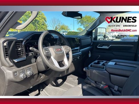 New 2025 GMC Sierra 3500 SLT image 19