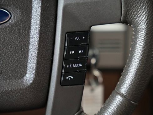 Used 2014 Ford F150 Lariat w/ Lariat Chrome Package image 13