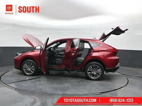 Used 2023 Toyota Venza XLE AWD/4WD image 55