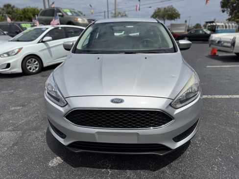 Used 2018 Ford Focus SE image 2