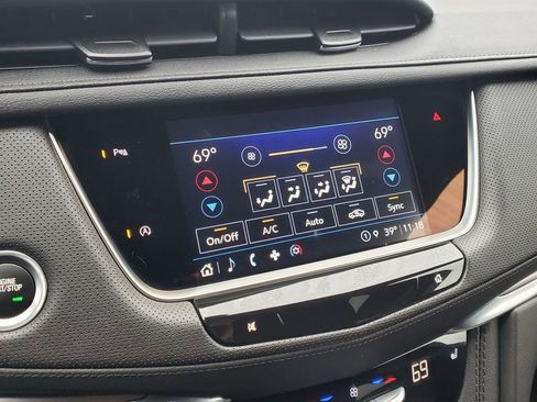 Used 2023 Cadillac XT5 Luxury image 30