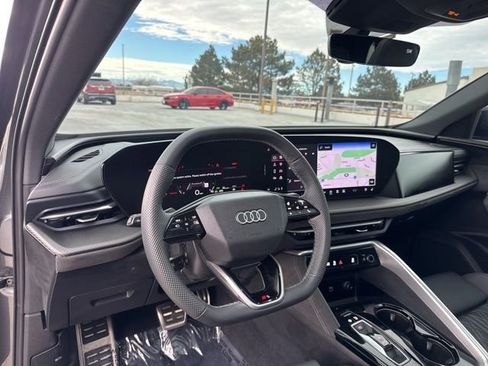 Used 2025 Audi SQ5 Premium Plus image 17
