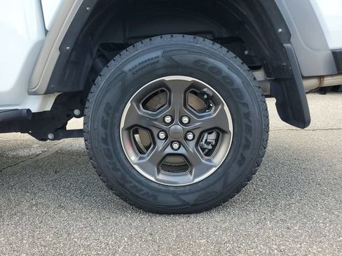 Certified 2023 Jeep Gladiator Sport AWD/4WD image 12