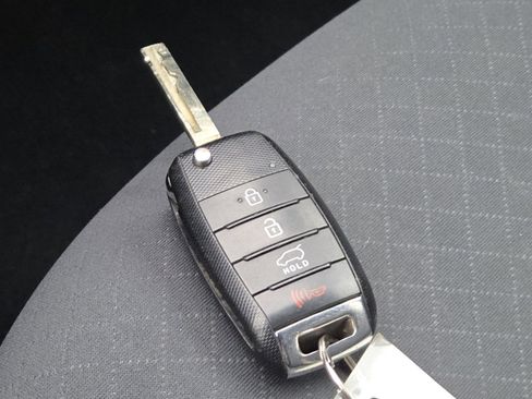 Used 2019 Kia Sorento L image 32