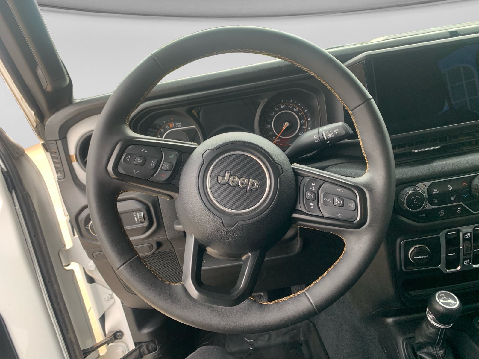 Used 2024 Jeep Gladiator Sport AWD/4WD image 27