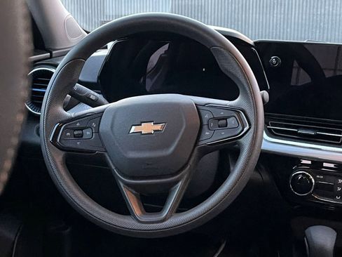 Used 2025 Chevrolet Trax LT image 26