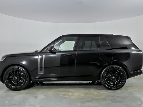 Used 2024 Land Rover Range Rover SE AWD/4WD image 8