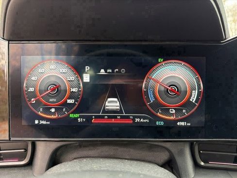 Certified 2025 Hyundai Elantra SEL image 21