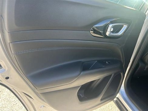 New 2026 Jeep Compass Latitude image 21