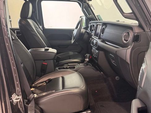 Used 2023 Jeep Wrangler Unlimited Sahara w/ Cold Weather Group AWD/4WD image 11
