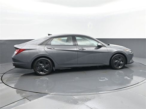 Used 2023 Hyundai Elantra SEL image 4