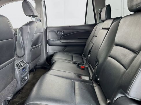 Used 2016 Honda Pilot Touring image 11