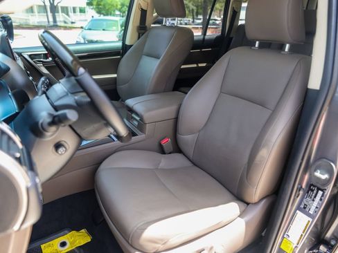 Used 2023 Lexus GX 460 Luxury w/ Accessory Package AWD/4WD image 7