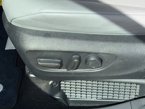 Used 2023 Toyota Sienna XLE image 22