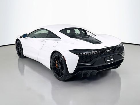 New 2026 McLaren Artura RWD image 5