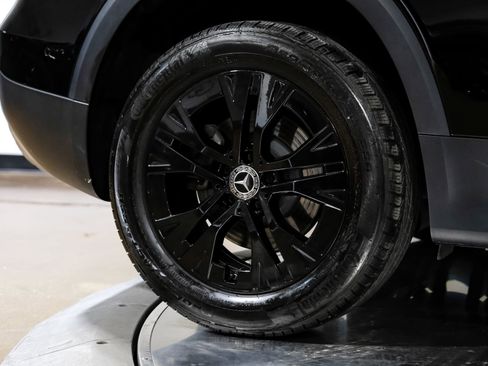 Used 2024 Mercedes-Benz GLB 250 w/ Exclusive Package image 56