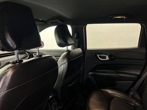 Used 2022 Jeep Compass Limited image 19