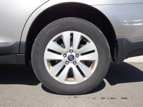 Used 2016 Subaru Outback 2.5i Premium image 7