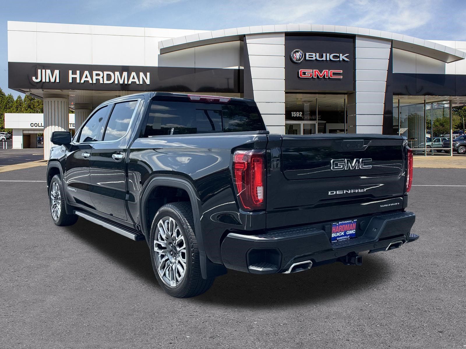 Used 2025 GMC Sierra 1500 Denali Ultimate AWD/4WD image 5
