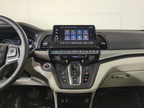 Certified 2025 Honda Odyssey EX-L image 21