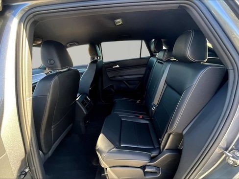 Used 2023 Volkswagen Atlas Cross Sport SE FWD image 22