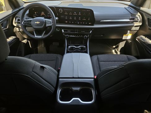 New 2026 Chevrolet Traverse LT w/ Sun and Wheel Package FWD image 30