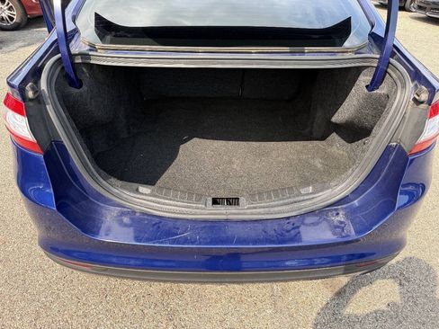 Used 2015 Ford Fusion SE FWD image 15
