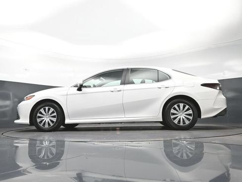 Used 2022 Toyota Camry LE FWD image 35