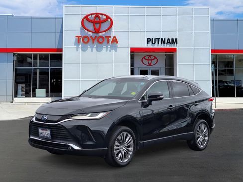 Used 2024 Toyota Venza XLE AWD/4WD image 8