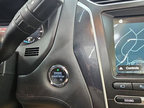 Used 2018 Ford Explorer Platinum AWD/4WD image 38