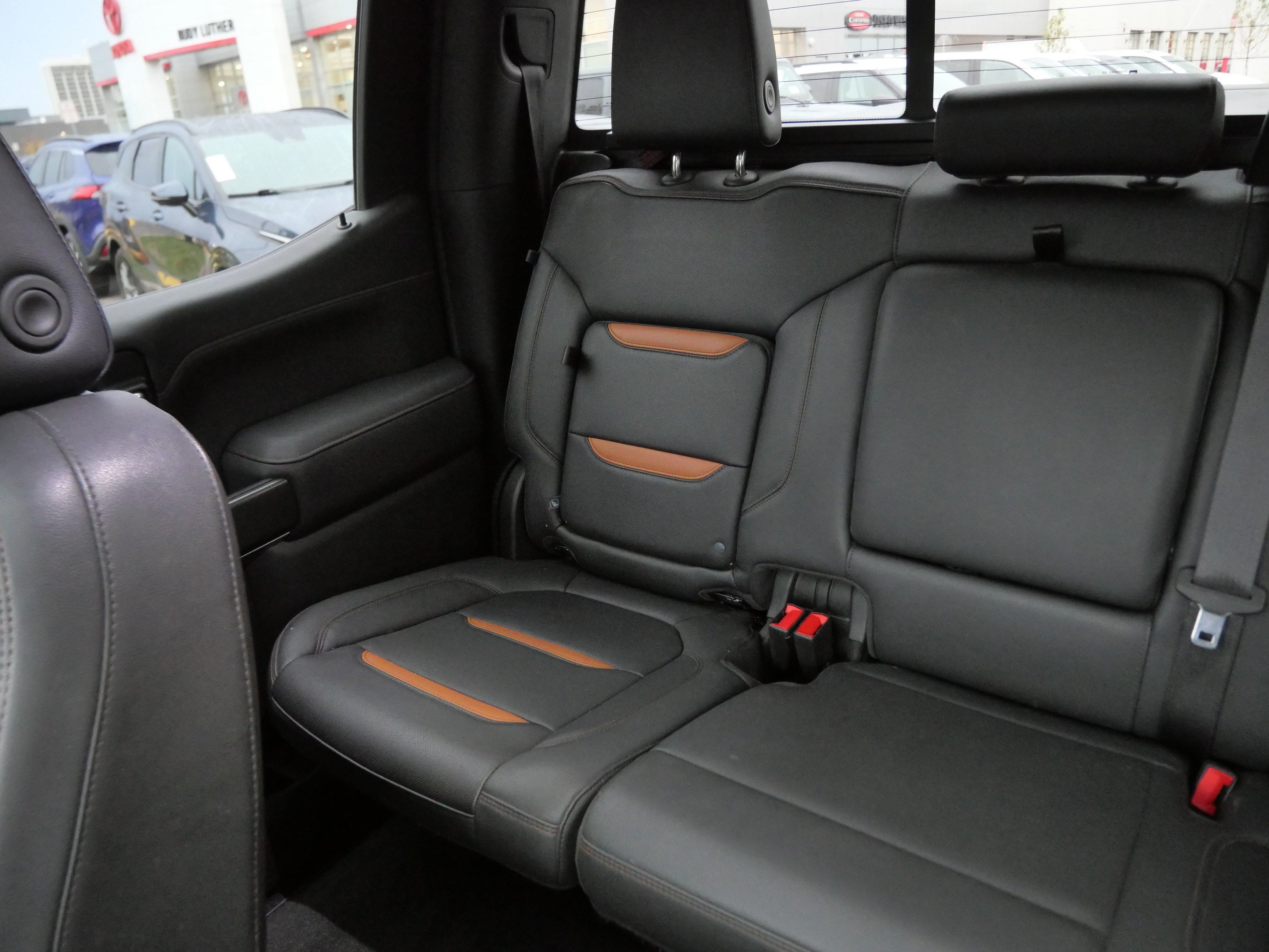 Used 2021 GMC Sierra 1500 AT4 w/ AT4 Premium Package AWD/4WD image 12