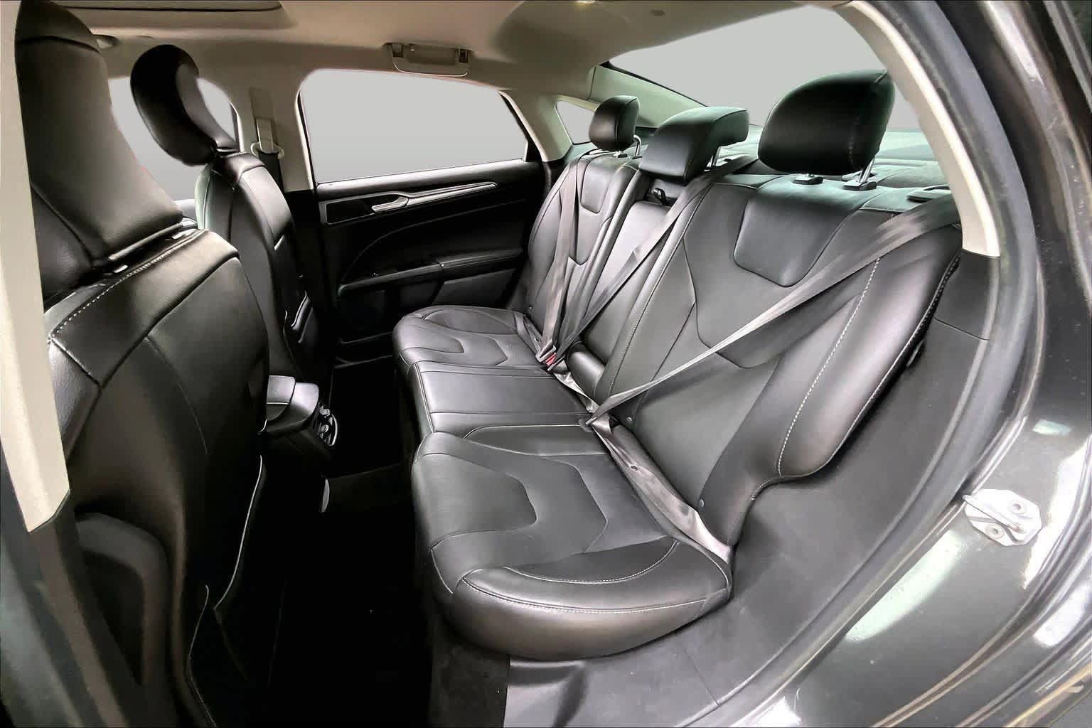 Used 2015 Ford Fusion Titanium FWD image 21