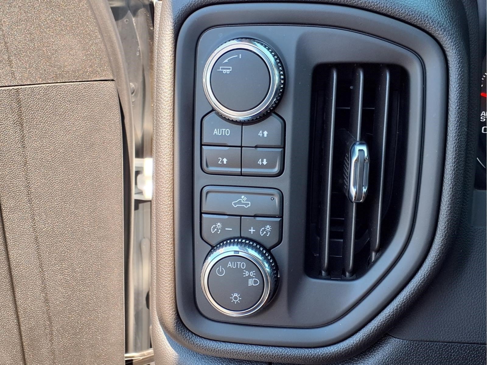 Used 2026 GMC Sierra 1500 Pro w/ Graphite Edition AWD/4WD image 16