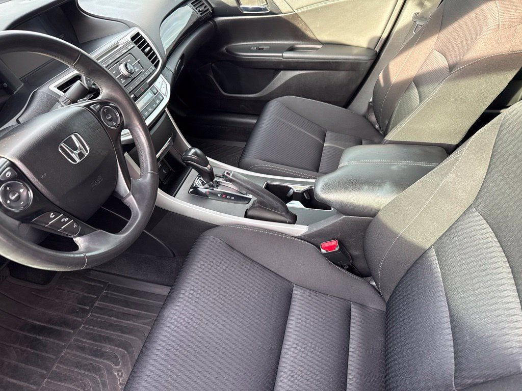 Used 2015 Honda Accord Sport image 9