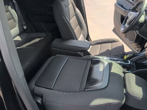 Used 2025 Chevrolet TrailBlazer LT w/ LT Cold Weather Package FWD image 46