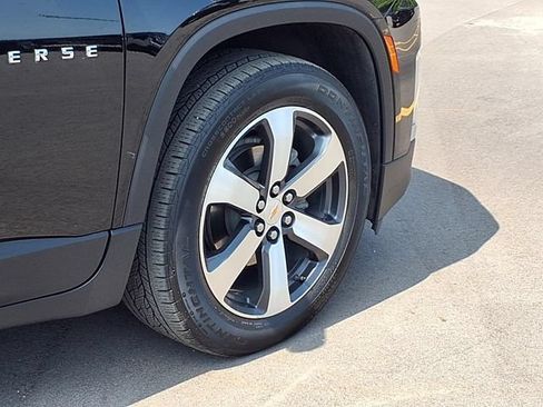 Used 2023 Chevrolet Traverse LT w/ LT Premium Package AWD/4WD image 29